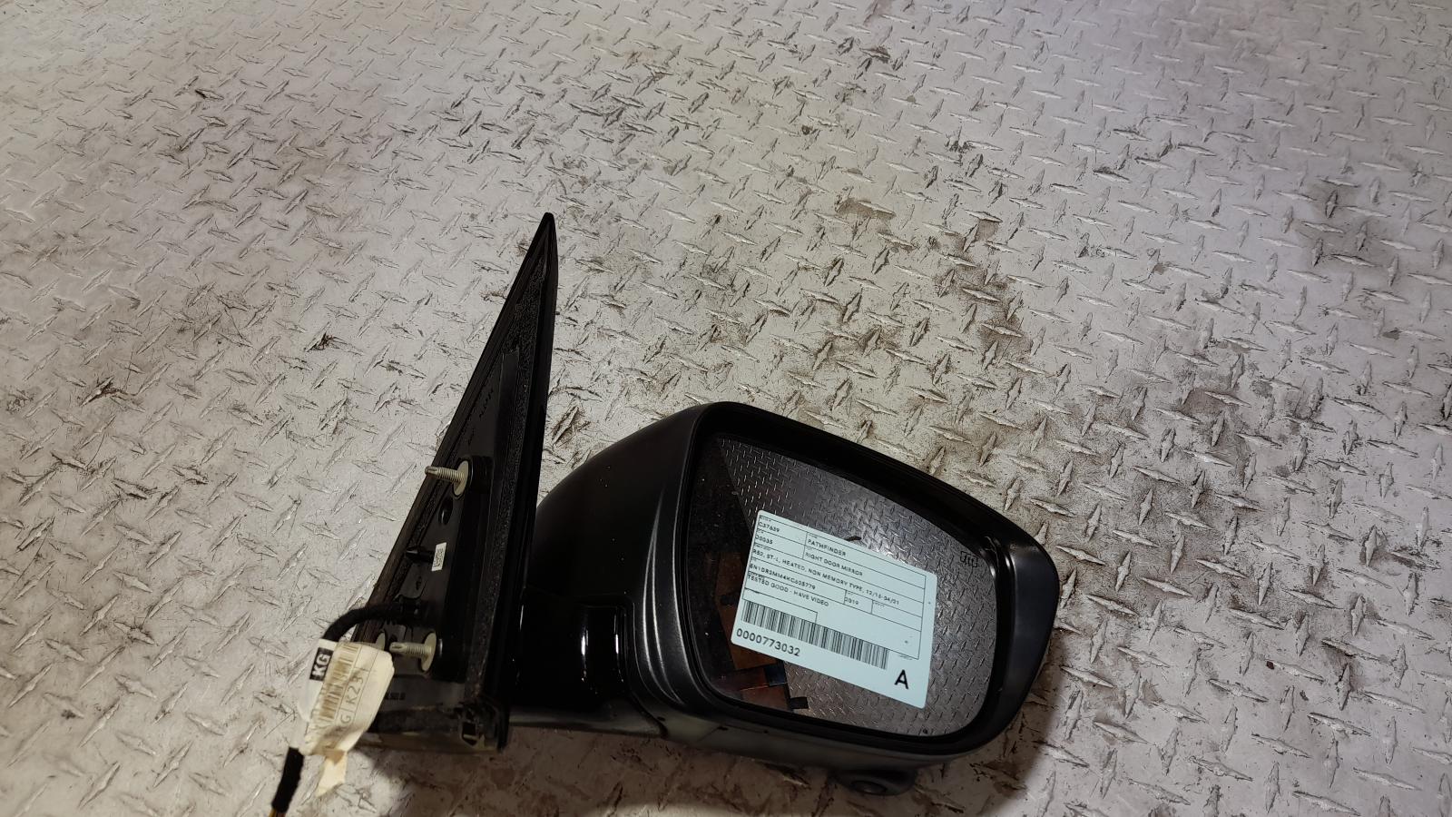 View Auto part Right Door Mirror Nissan Pathfinder 2019