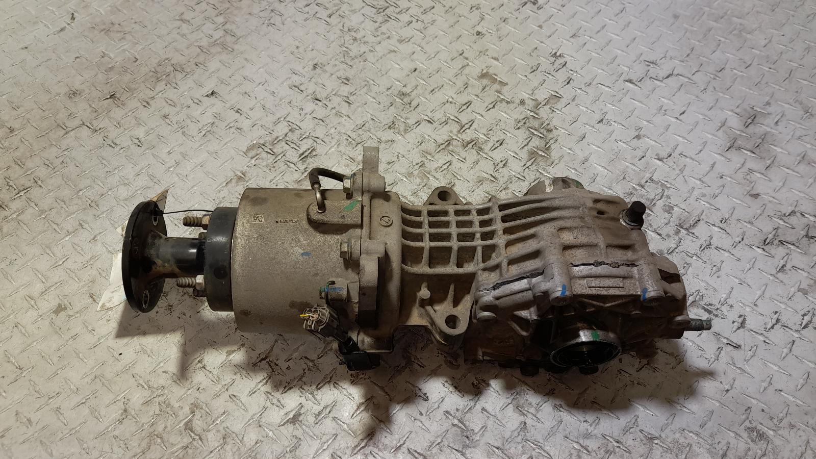 View Auto part Differential Centre Nissan Pathfinder 2019