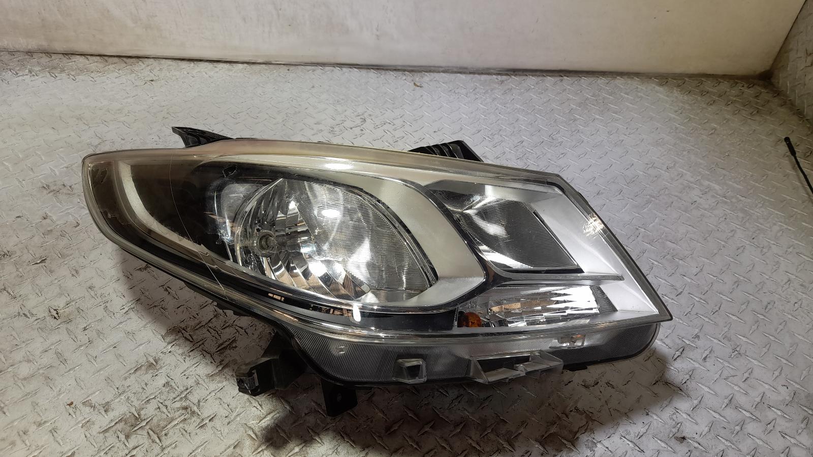 View Auto part Right Headlamp Ldv G10 2021