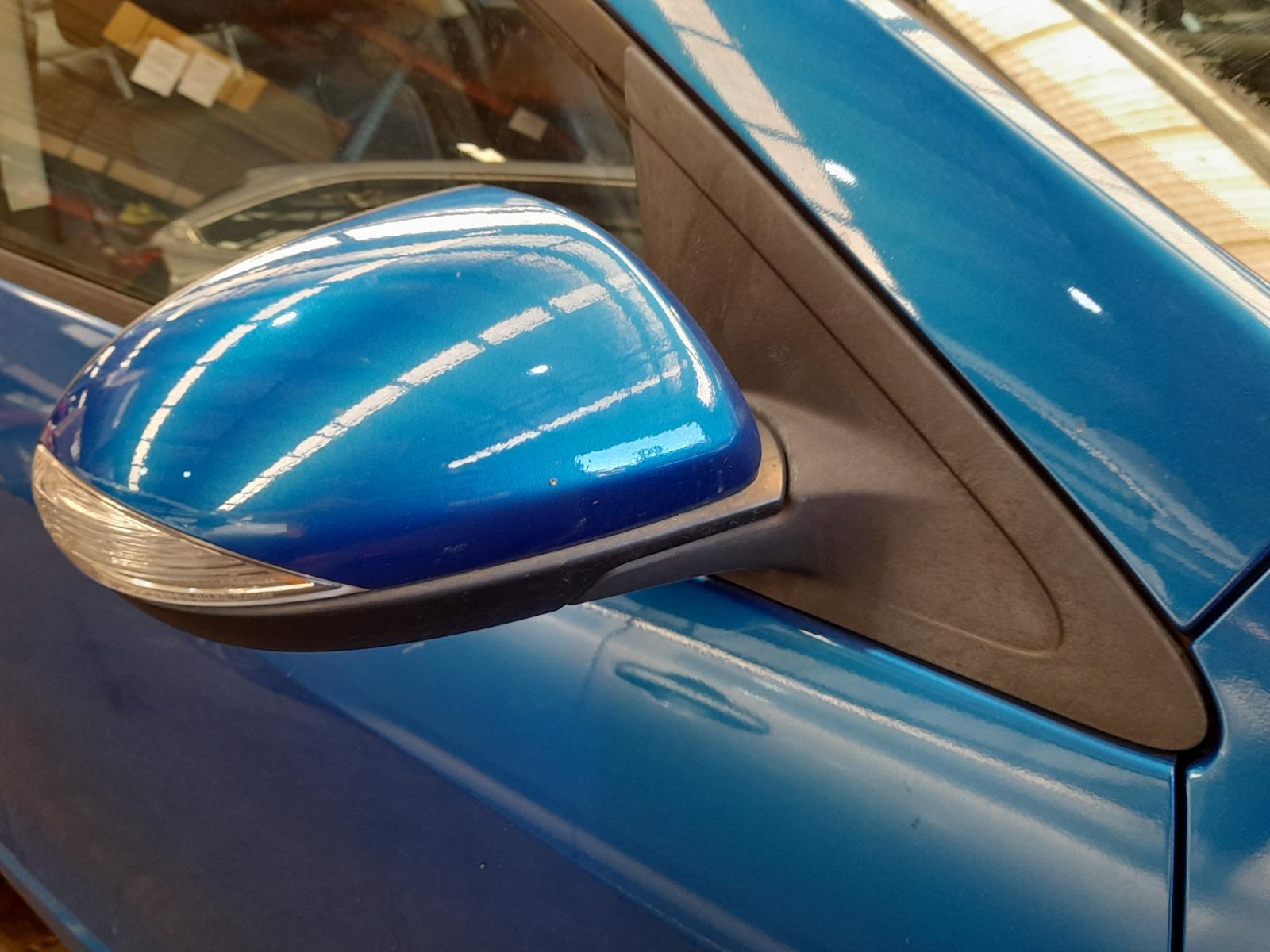 View Auto part Right Door Mirror Mazda 3 2011