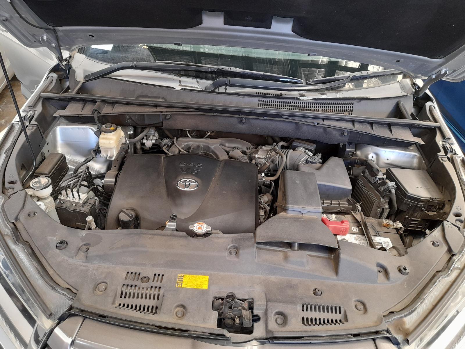 View Auto part Engine Toyota Kluger 2017