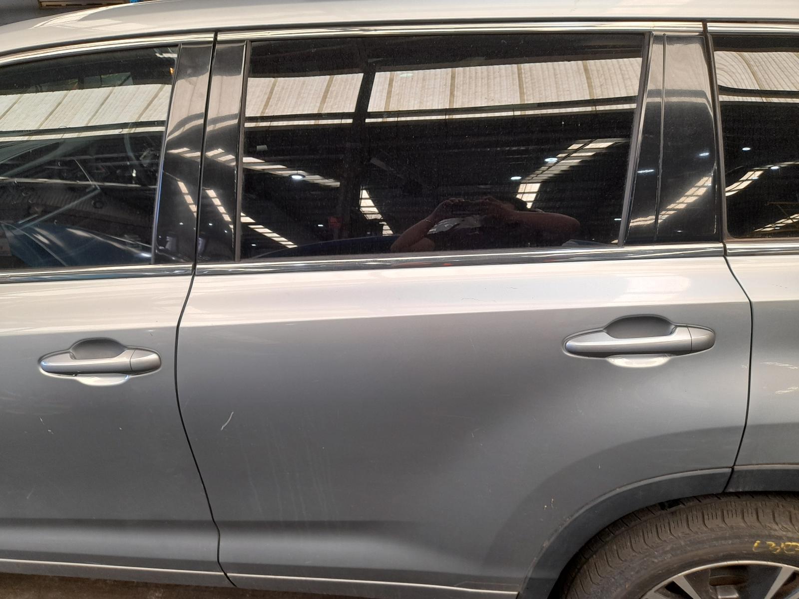 View Auto part Left Rear Door Window Toyota Kluger 2017