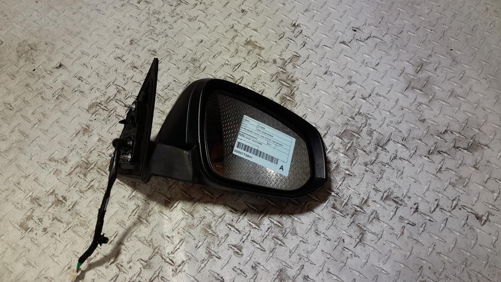 View Auto part Right Door Mirror Toyota Kluger 2017
