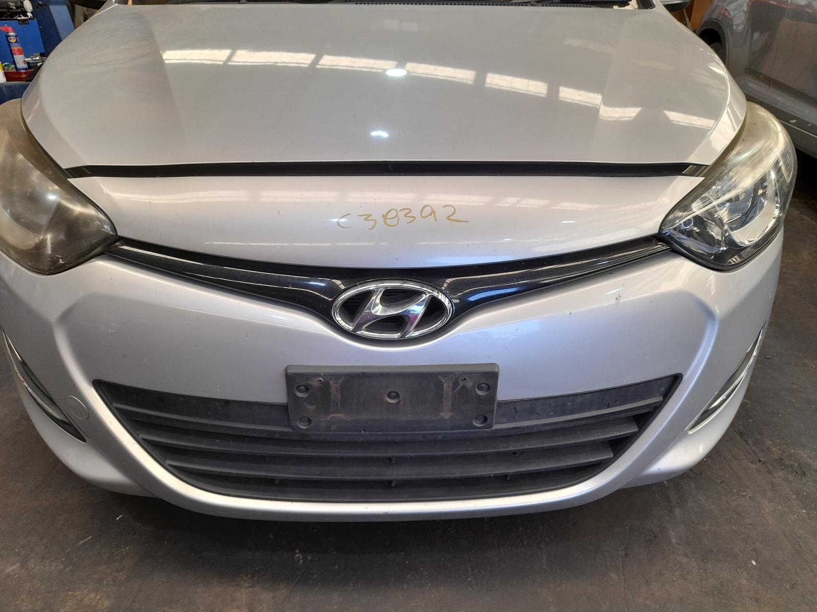 View Auto part Grille Hyundai I20 2012