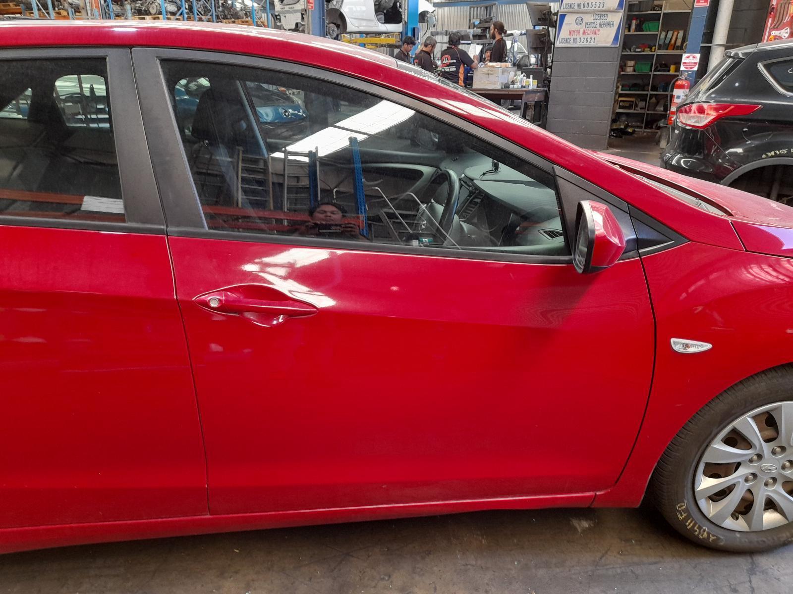 View Auto part Right Front Door Hyundai I30 2012