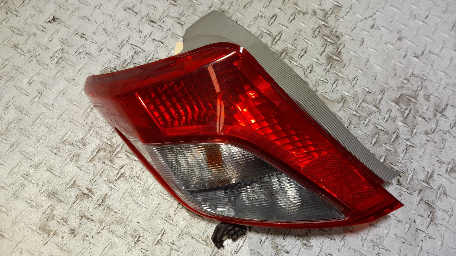 View Auto part Left Taillight Toyota Yaris 2013