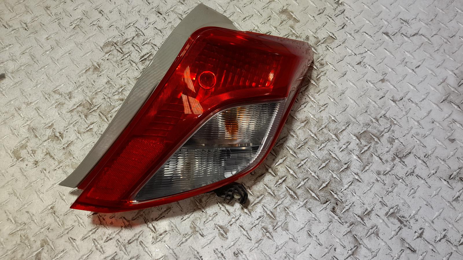 View Auto part Right Taillight Toyota Yaris 2013