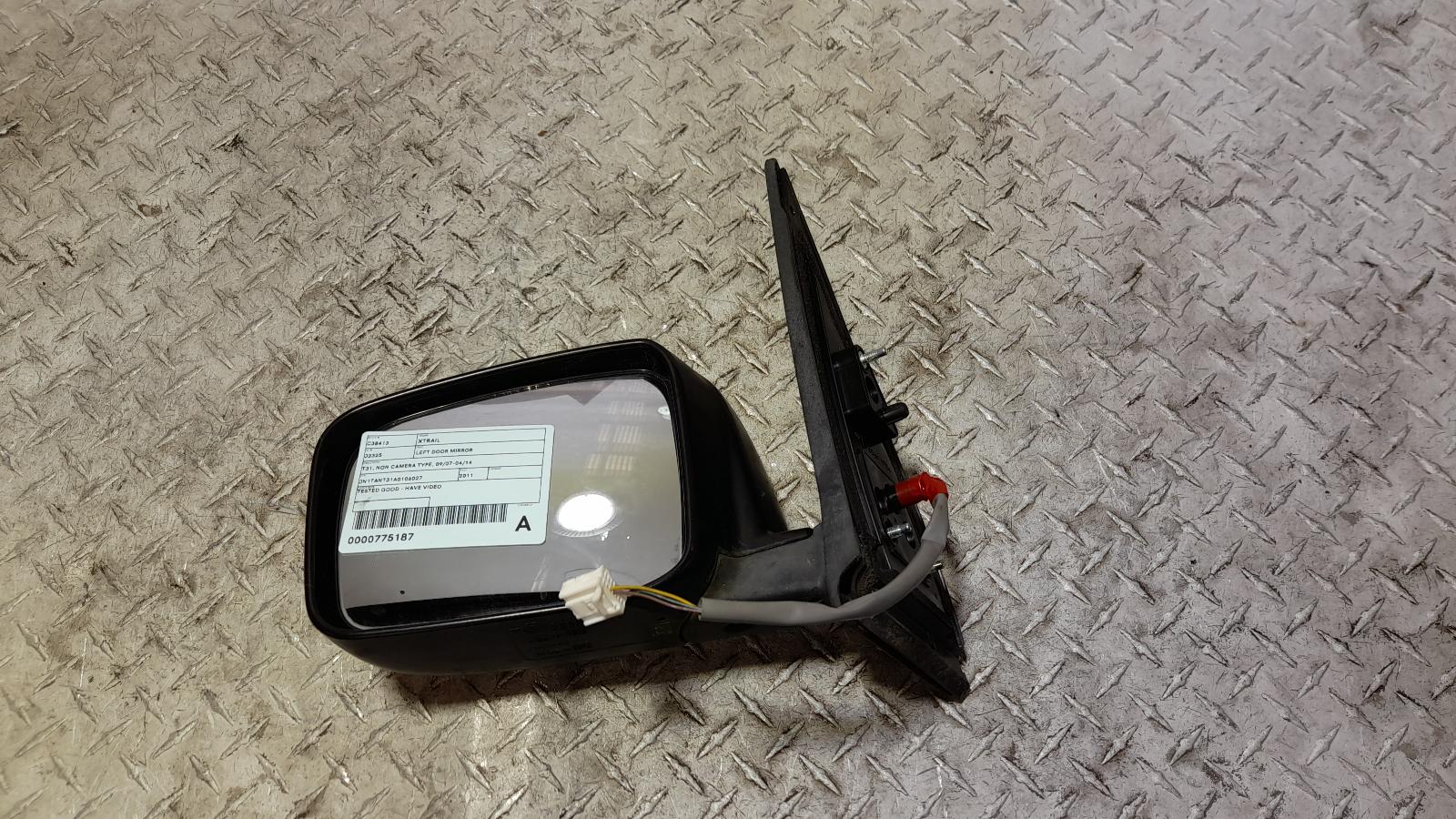 View Auto part Left Door Mirror Nissan Xtrail 2011