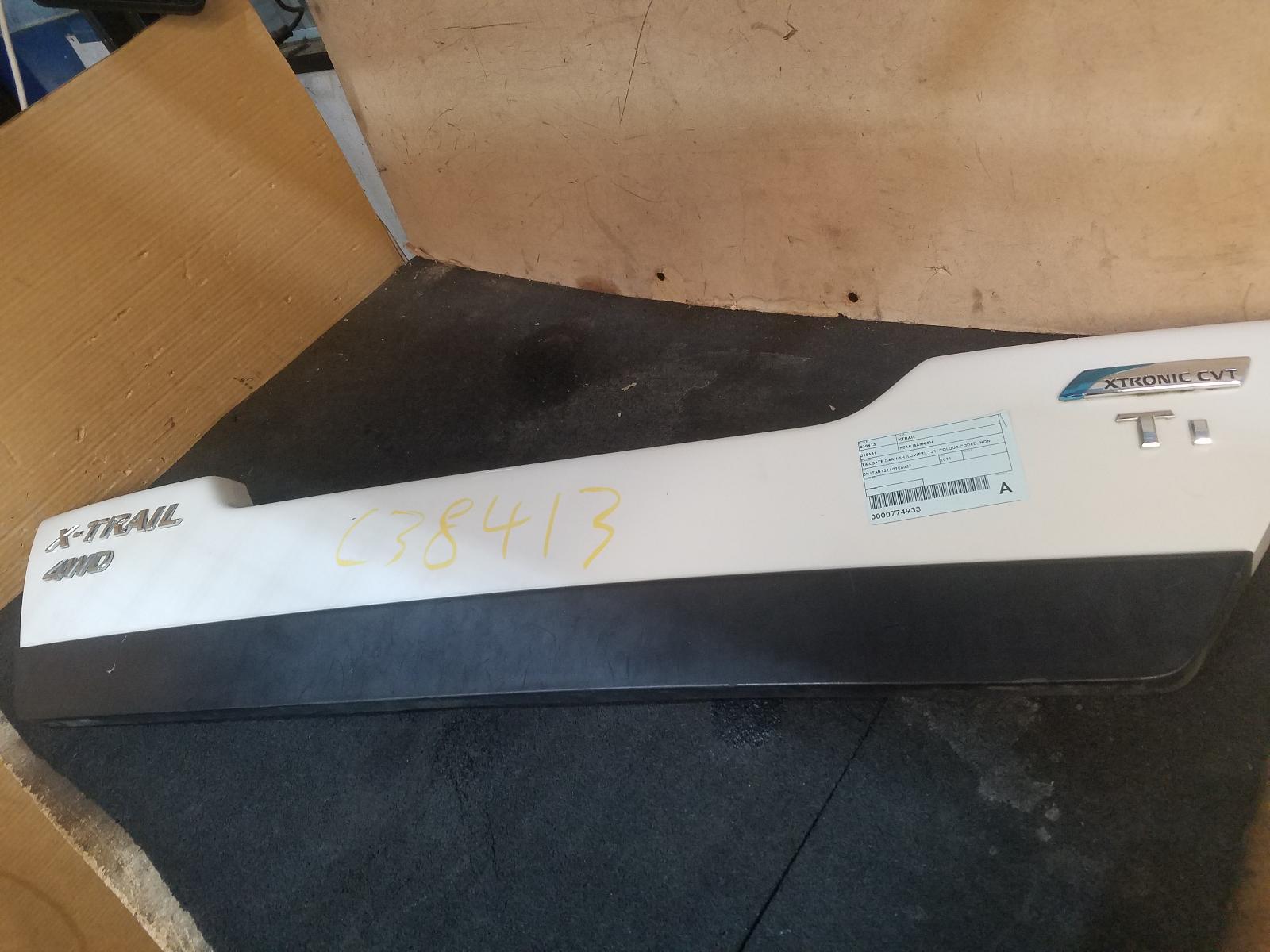 View Auto part Rear Garnish Nissan Xtrail 2011