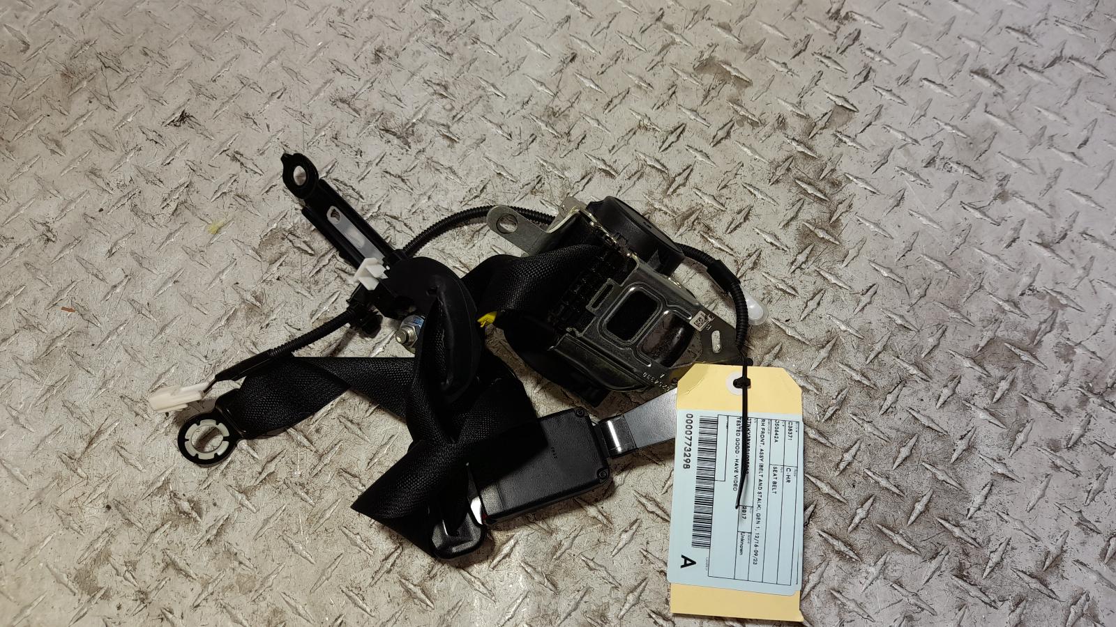 View Auto part Seatbelt/Stalk Toyota C-hr 2017