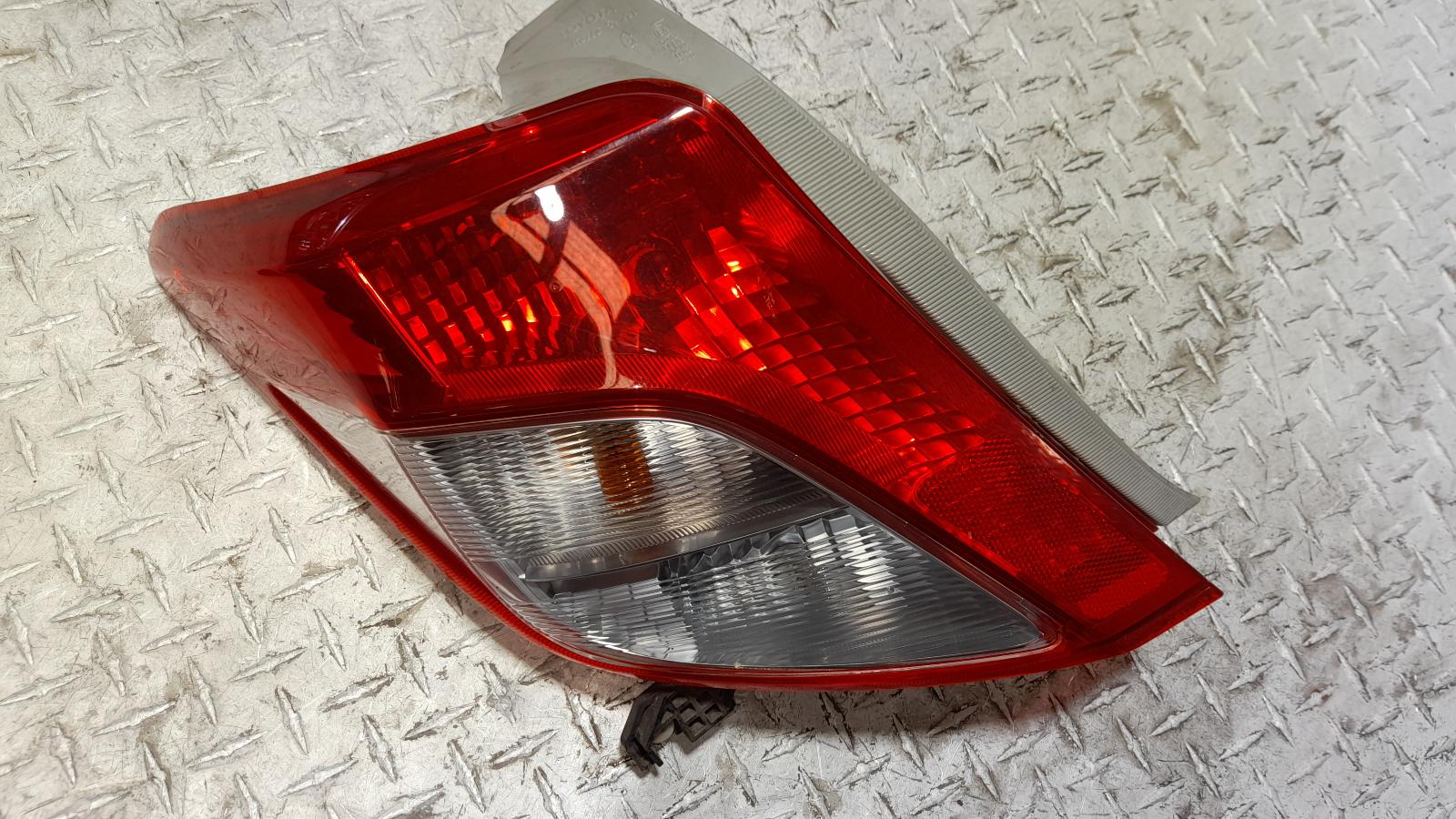 View Auto part Left Taillight Toyota Yaris 2014