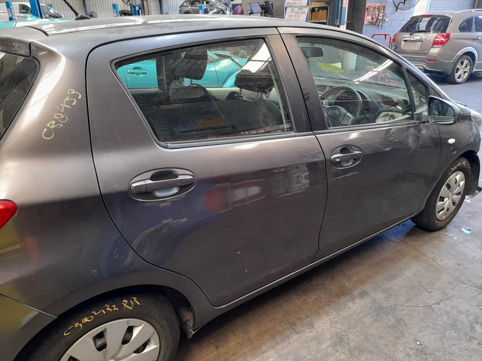 View Auto part Right Rear Door Sliding Toyota Yaris 2014