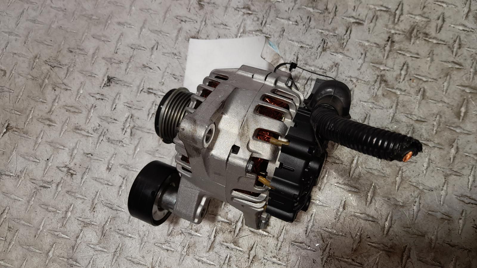 View Auto part Alternator Kia Sportage 2024