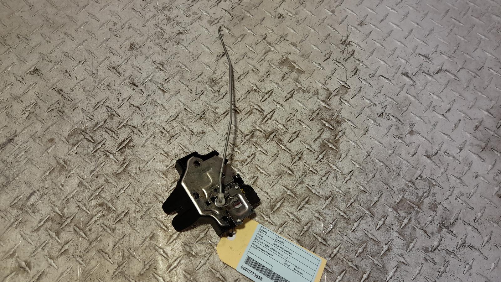 View Auto part Door/Boot/Gate Lock Toyota Camry 2010