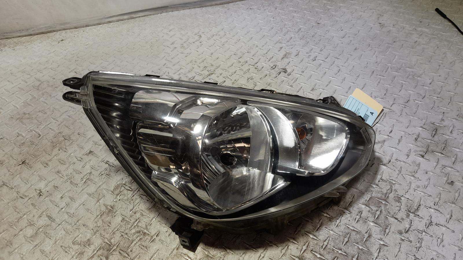 View Auto part Right Headlamp Mitsubishi Mirage 2019