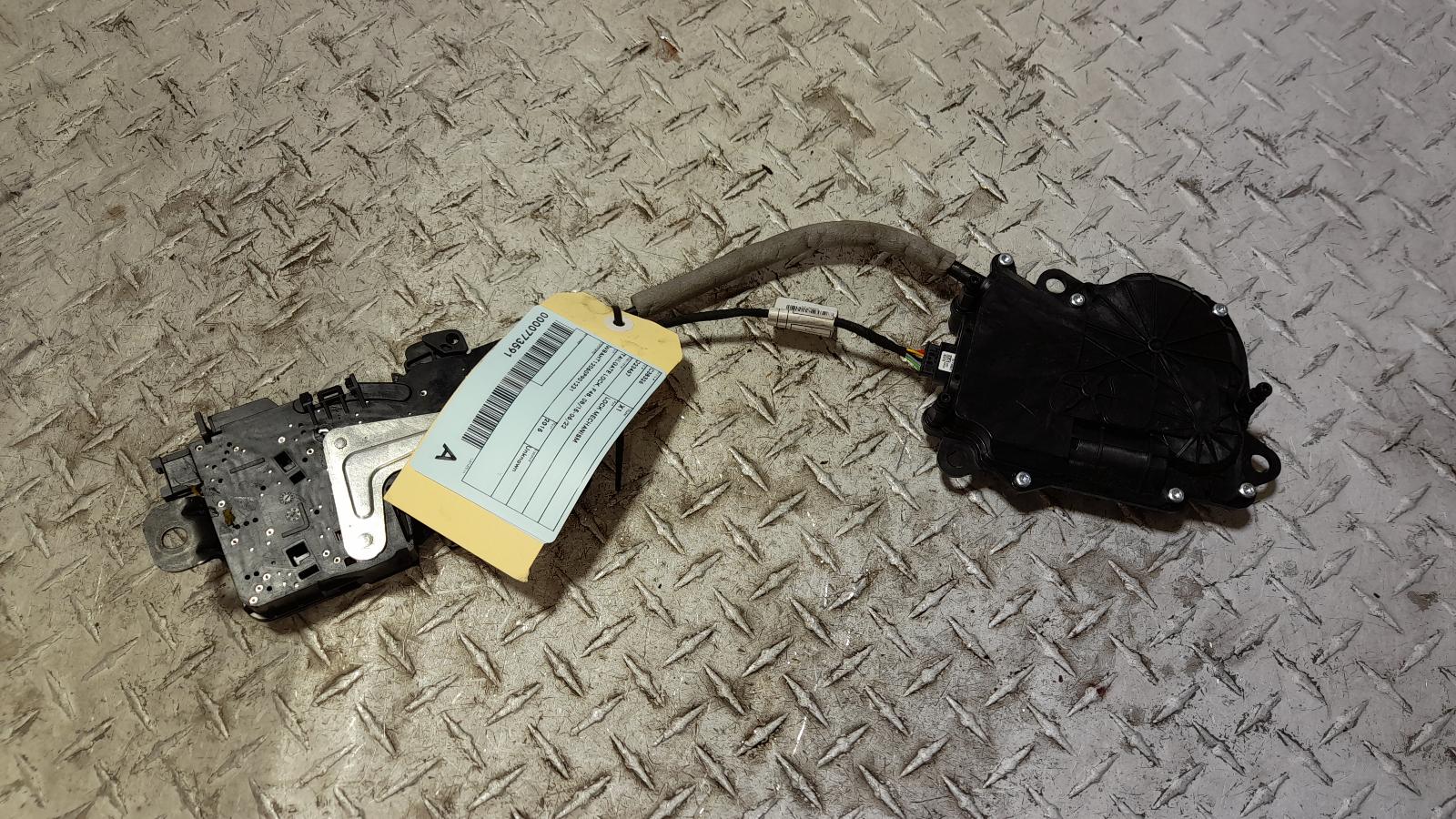 View Auto part Door/Boot/Gate Lock Bmw X1 2015