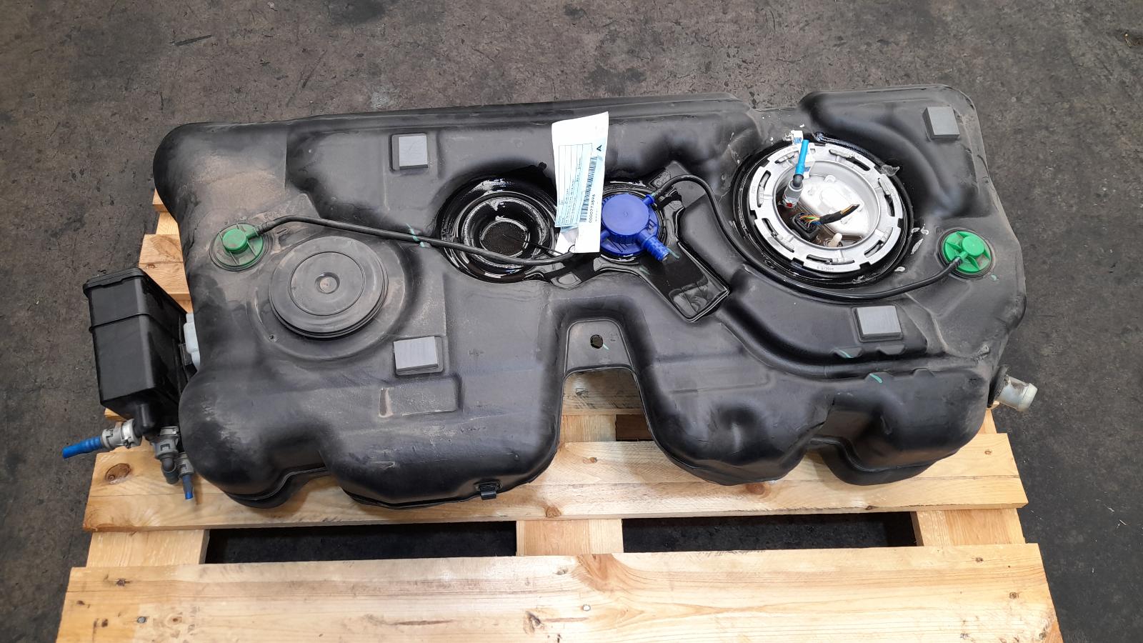 View Auto part Fuel Tank Bmw X1 2015