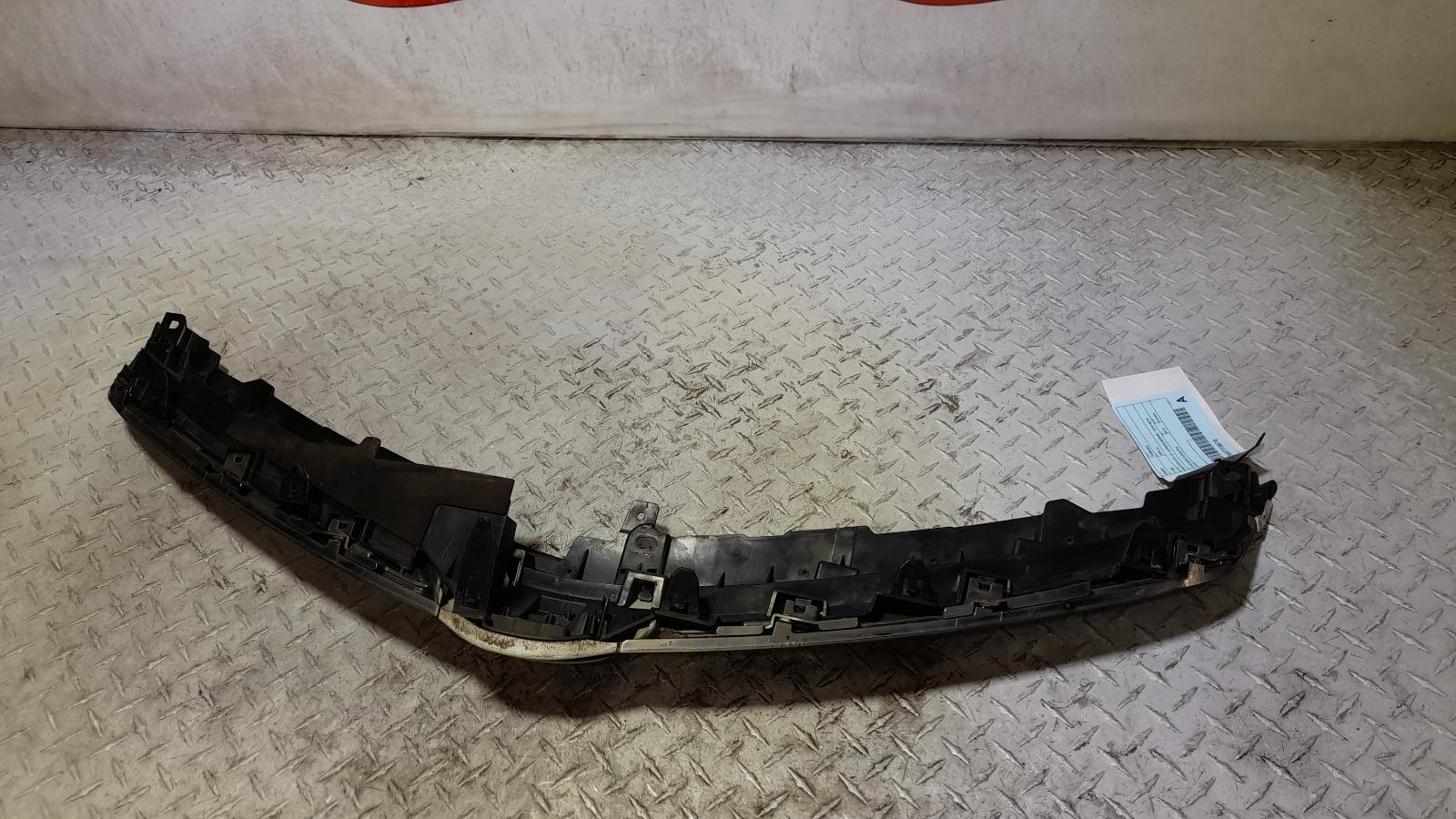 View Auto part Grille Toyota Tarago 2013