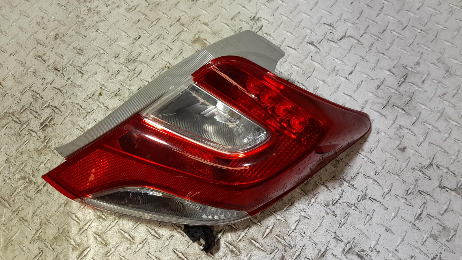 View Auto part Right Taillight Toyota Yaris 2016