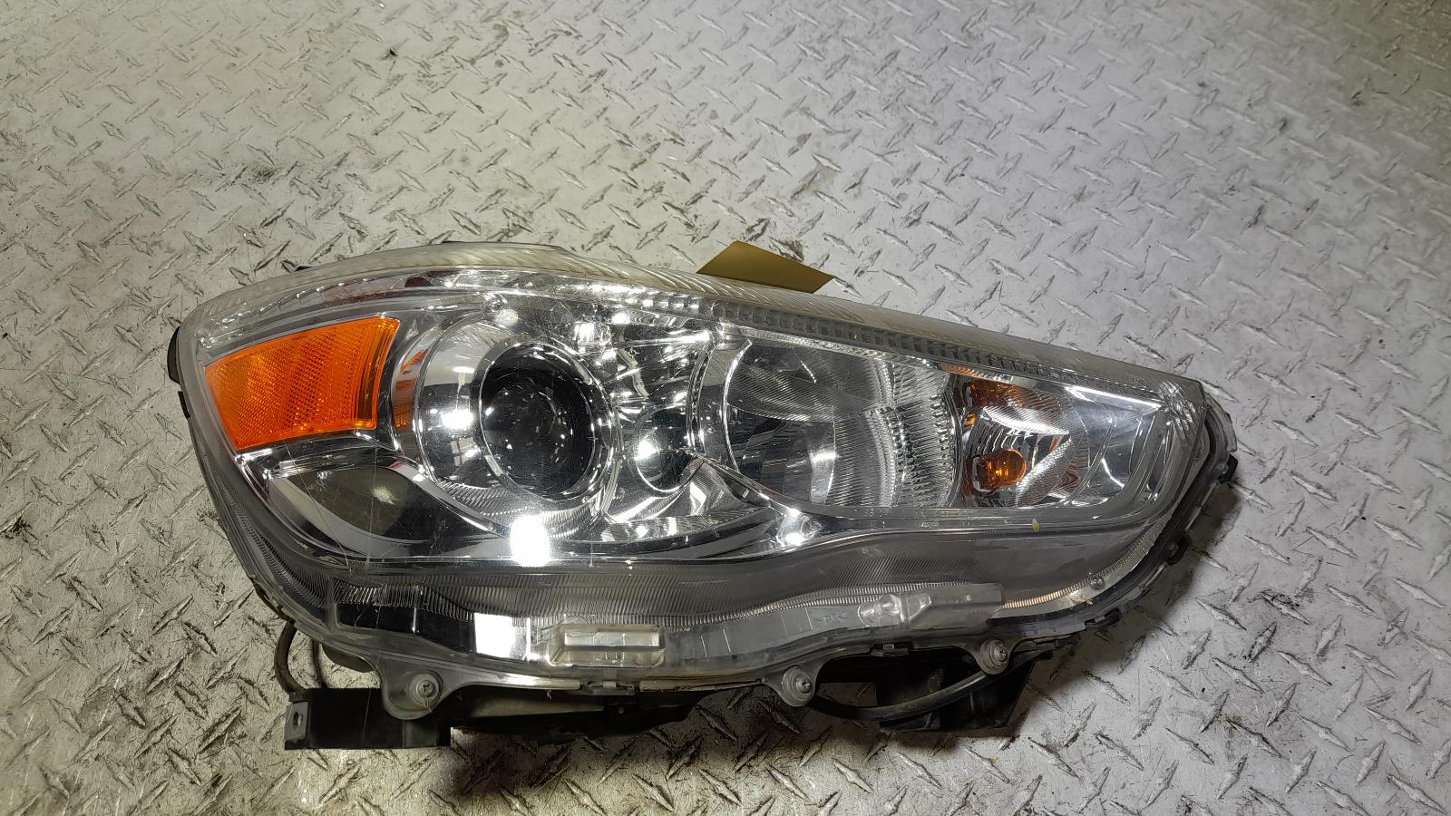 View Auto part Right Headlamp Mitsubishi Asx 2017