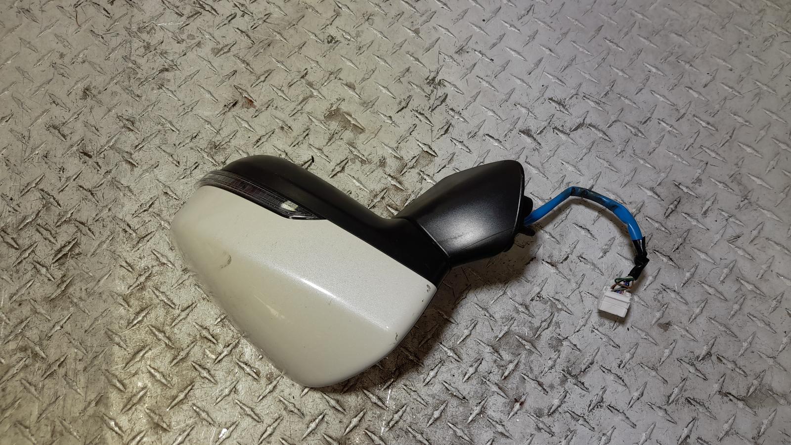 View Auto part Left Door Mirror Subaru Outback 2018