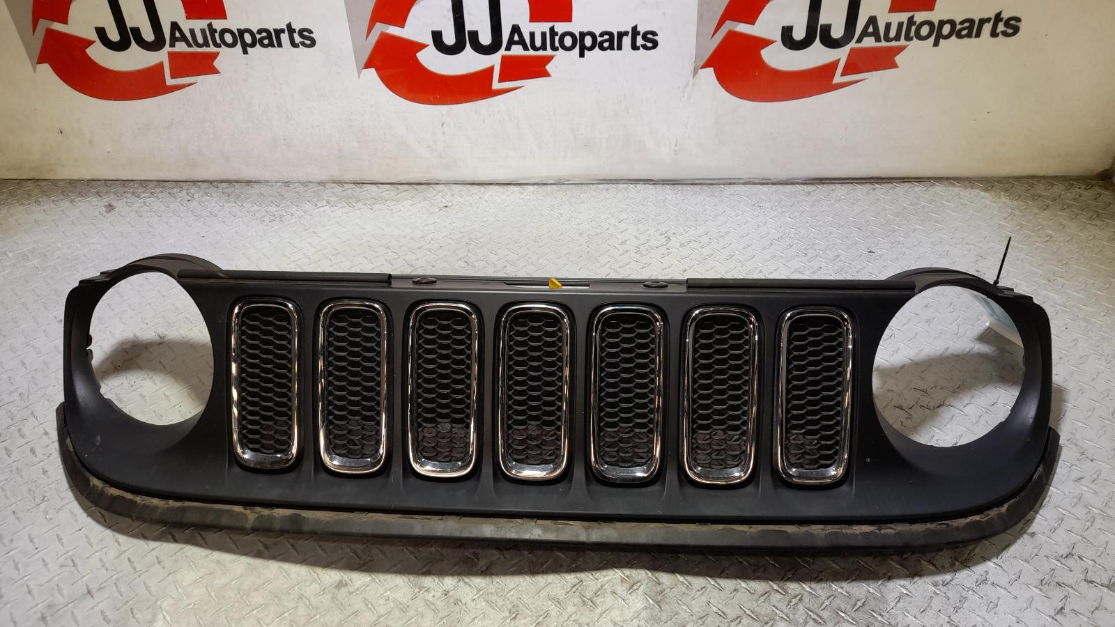 View Auto part Grille Jeep Renegade 2015