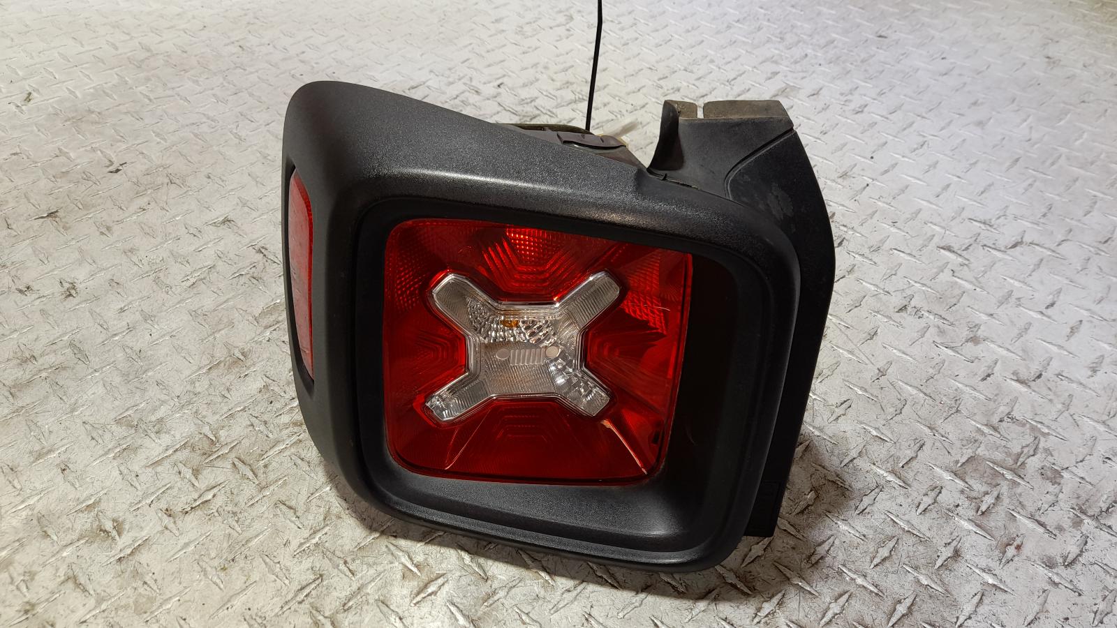 View Auto part Left Taillight Jeep Renegade 2015
