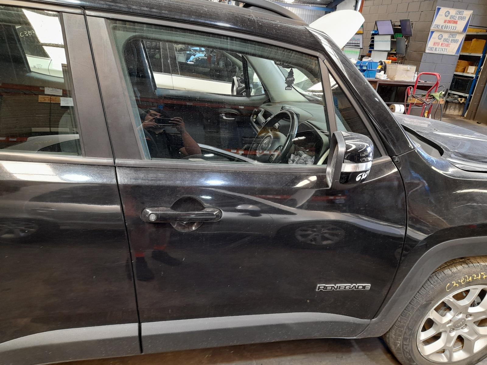 View Auto part Right Front Window Reg/Motor Jeep Renegade 2015