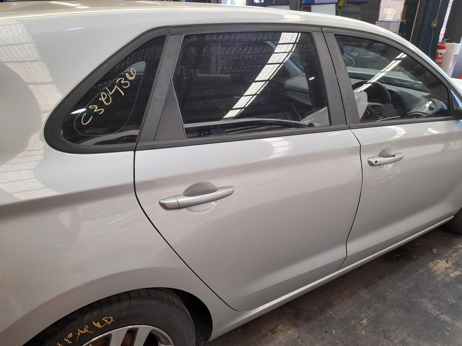 View Auto part Right Rear Door Sliding Hyundai I30 2018