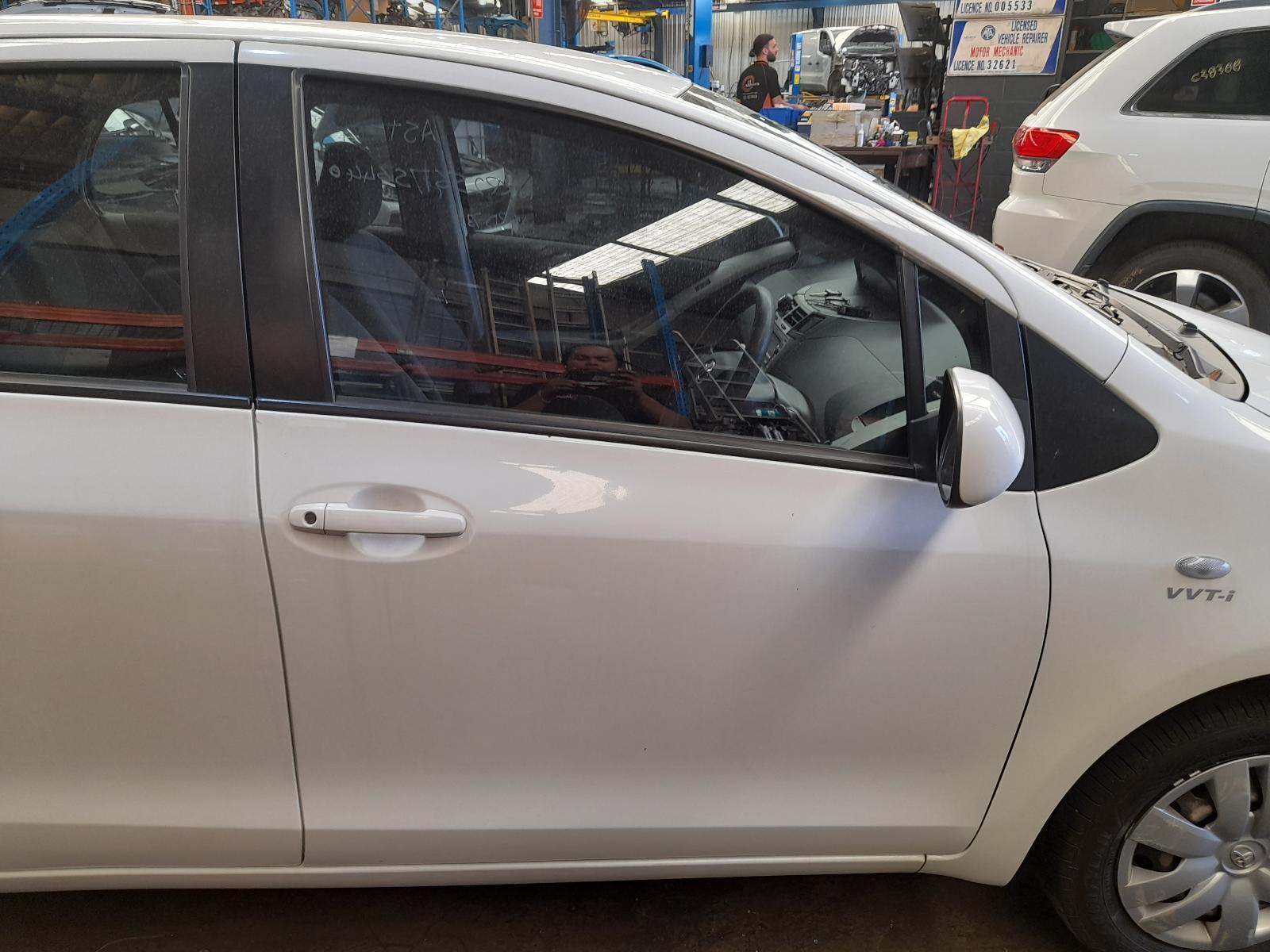 View Auto part Right Front Door Toyota Yaris 2010