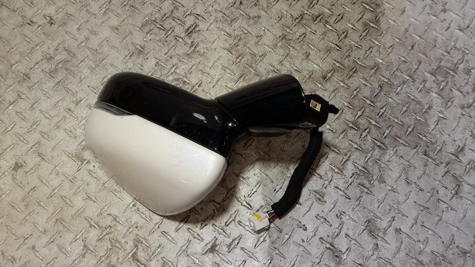 View Auto part Left Door Mirror Kia Carnival/grand Carnival 2022