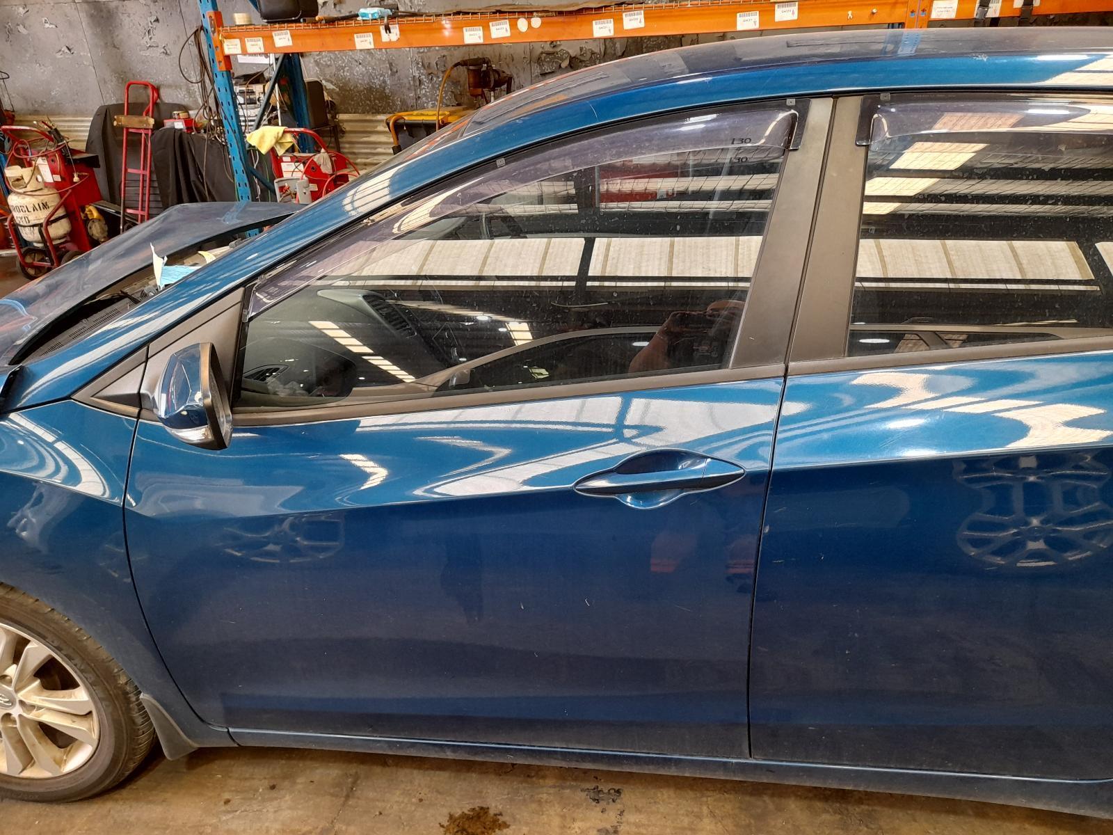 View Auto part Left Front Door Hyundai I30 2013