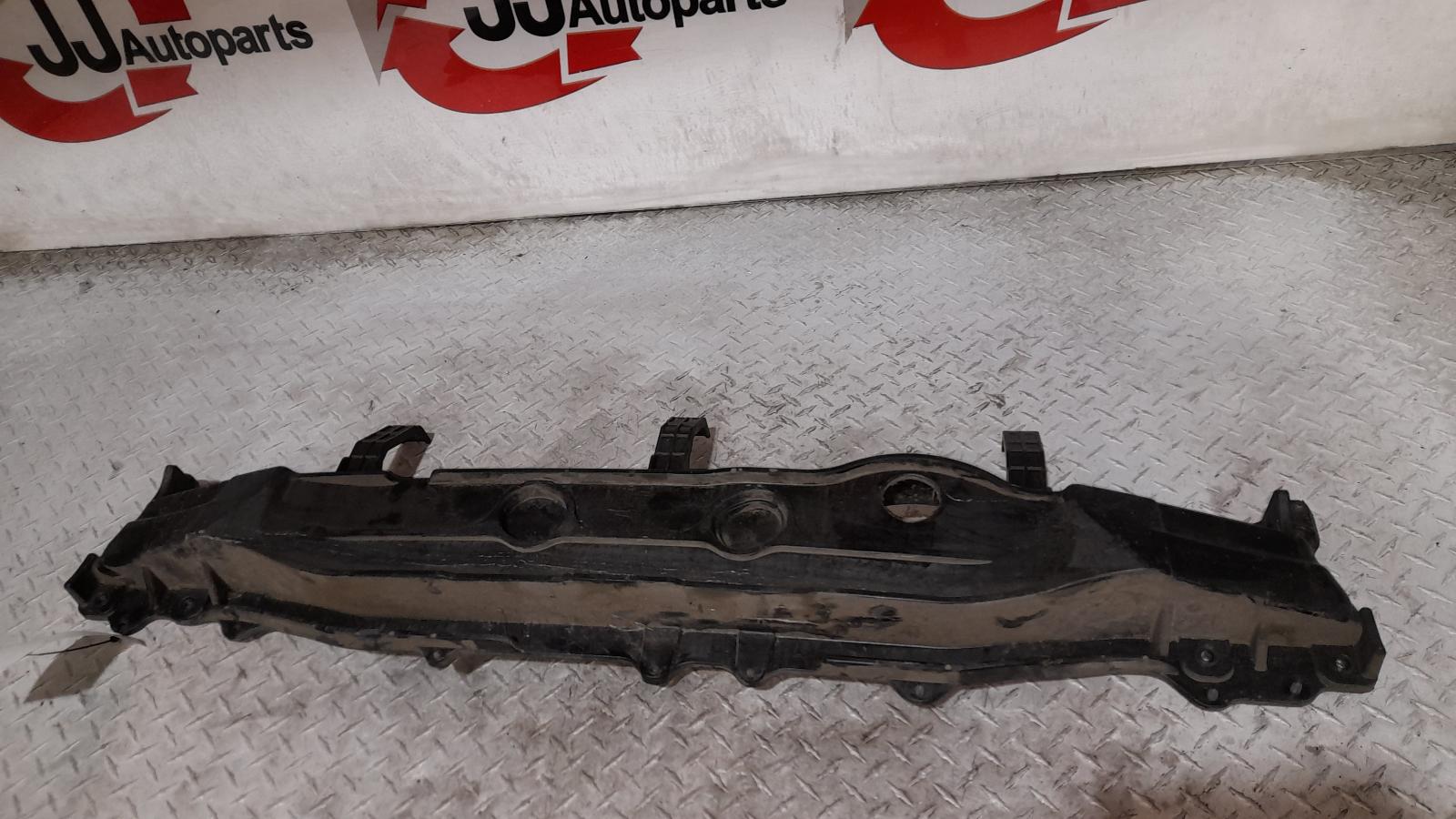 View Auto part R/Bar Bracket/Reinfo Hyundai I30 2013