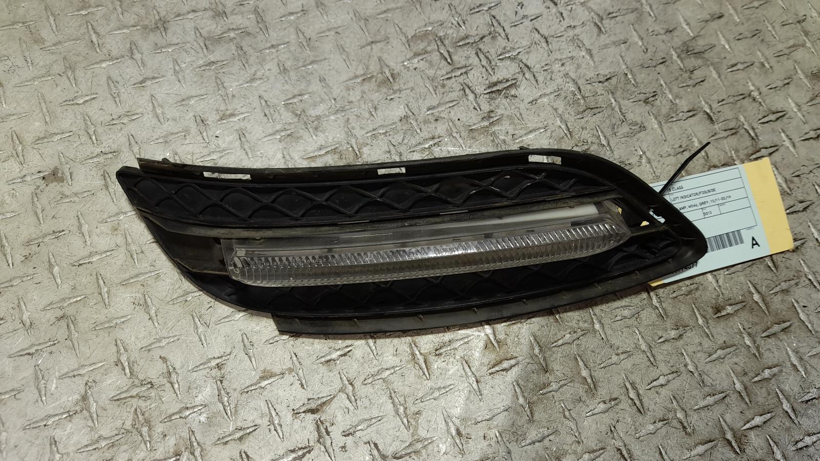 View Auto part Left Indicator/Fog/Side Mercedes B Class 2012