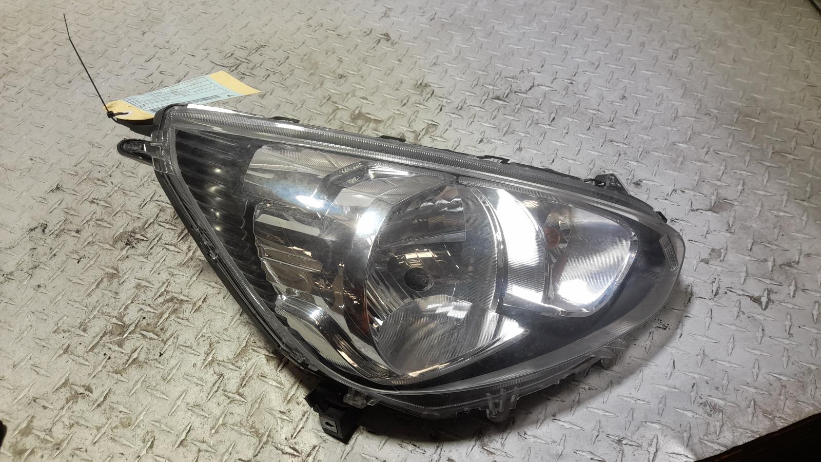 View Auto part Right Headlamp Mitsubishi Mirage 2016