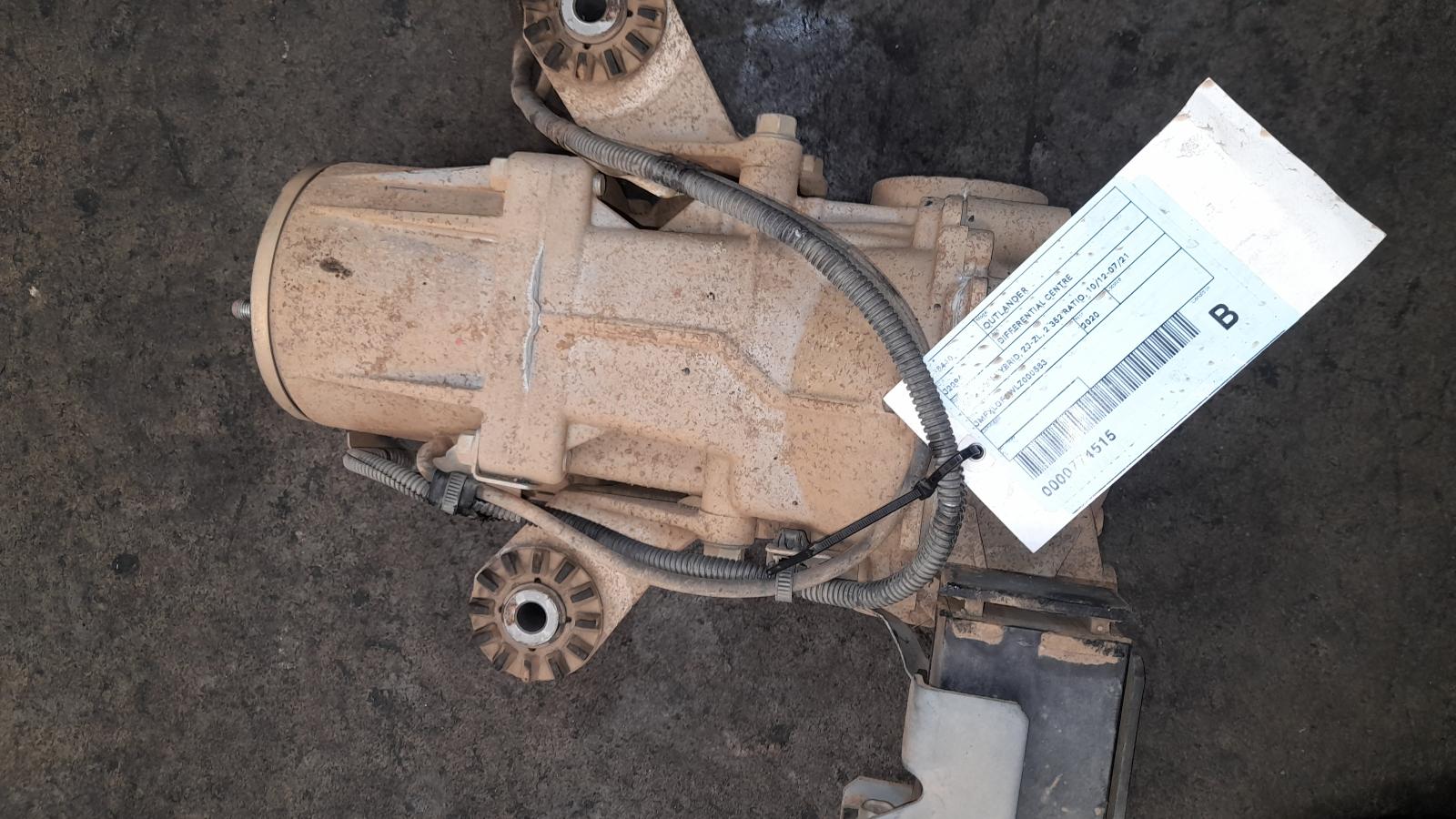 View Auto part Differential Centre Mitsubishi Outlander 2020