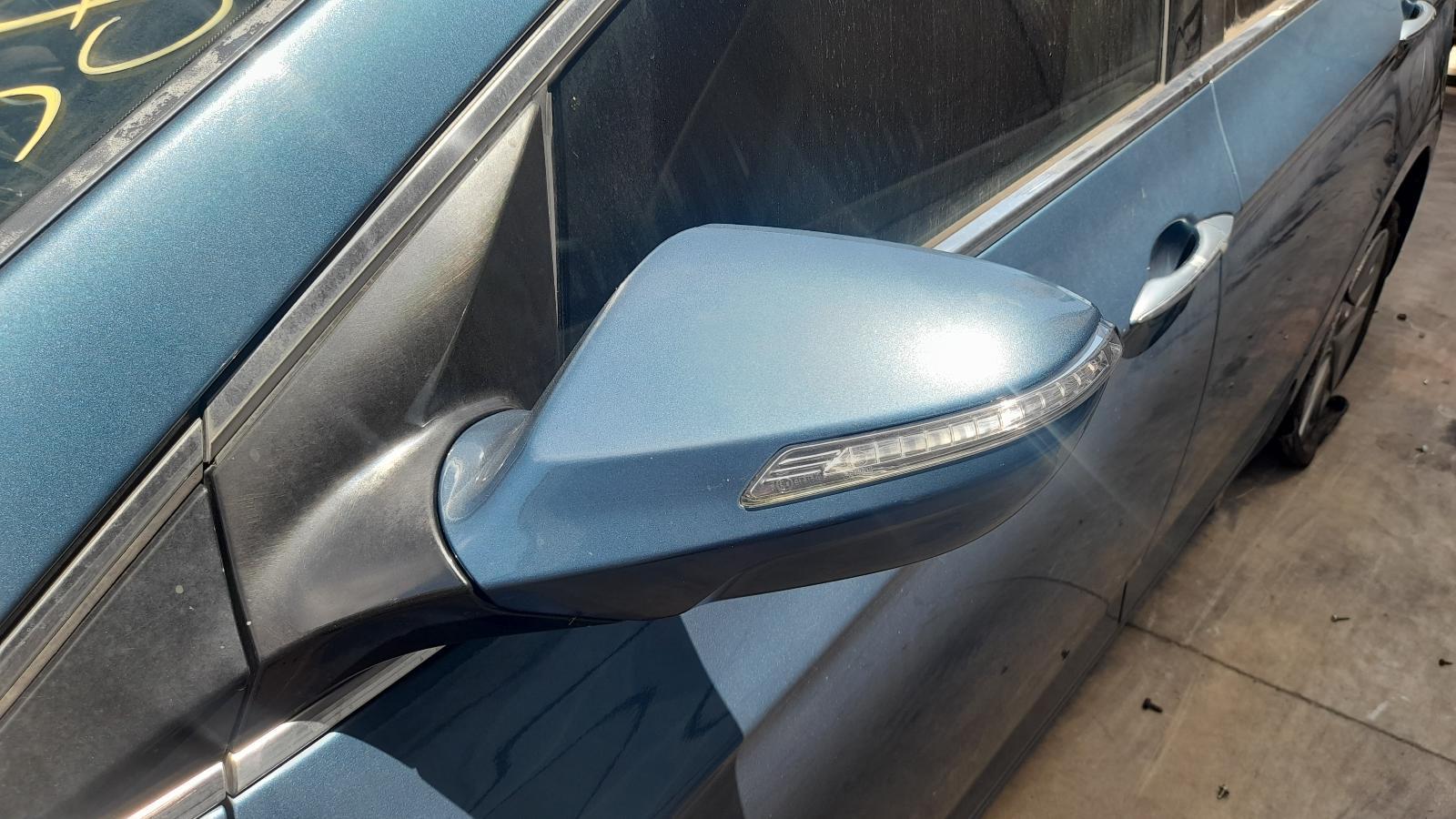 View Auto part Left Door Mirror Hyundai I40 2014