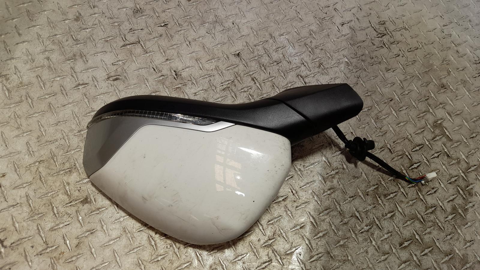 View Auto part Left Door Mirror Ldv D90 2022