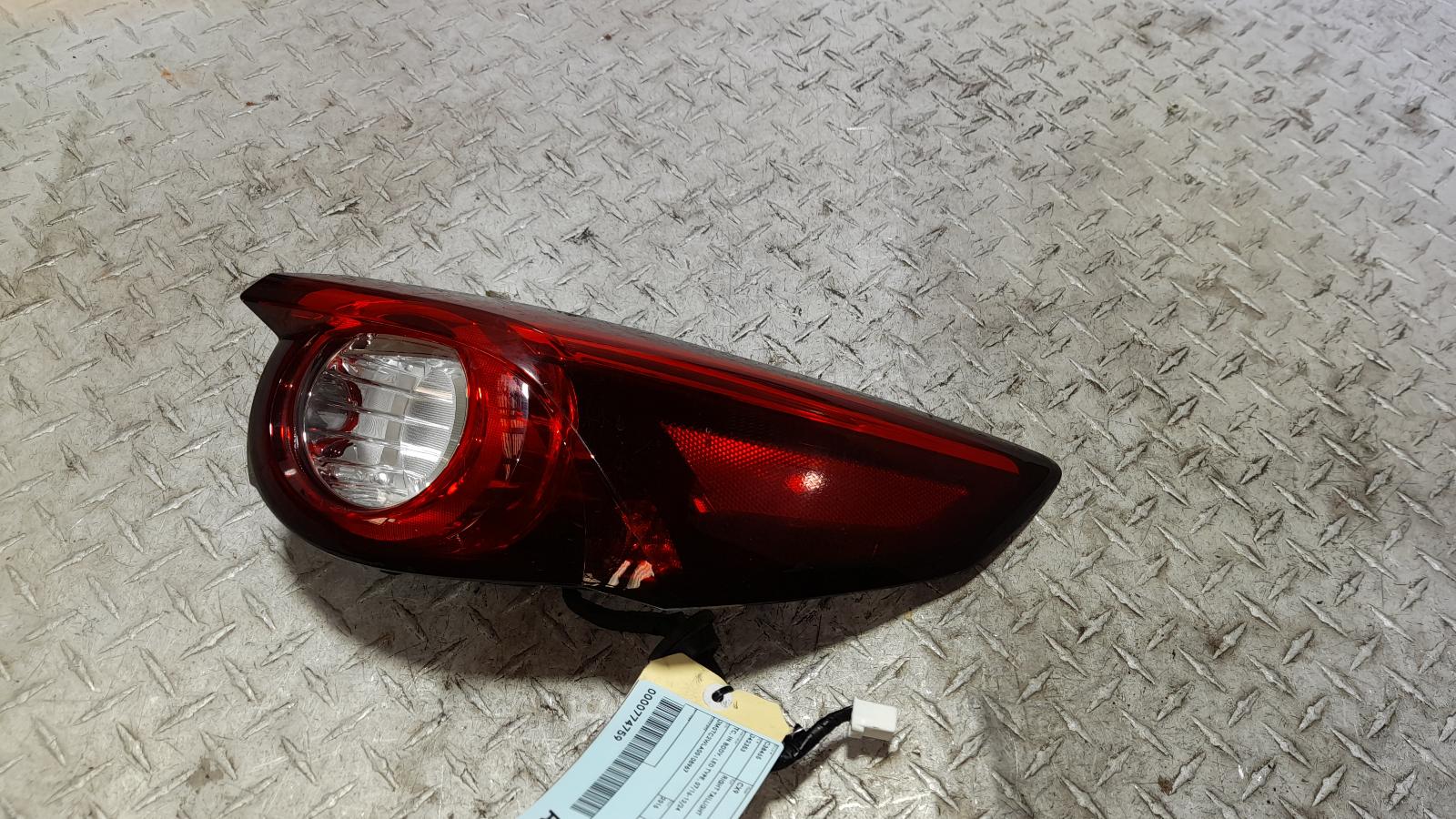 View Auto part Right Taillight Mazda Cx9 2016