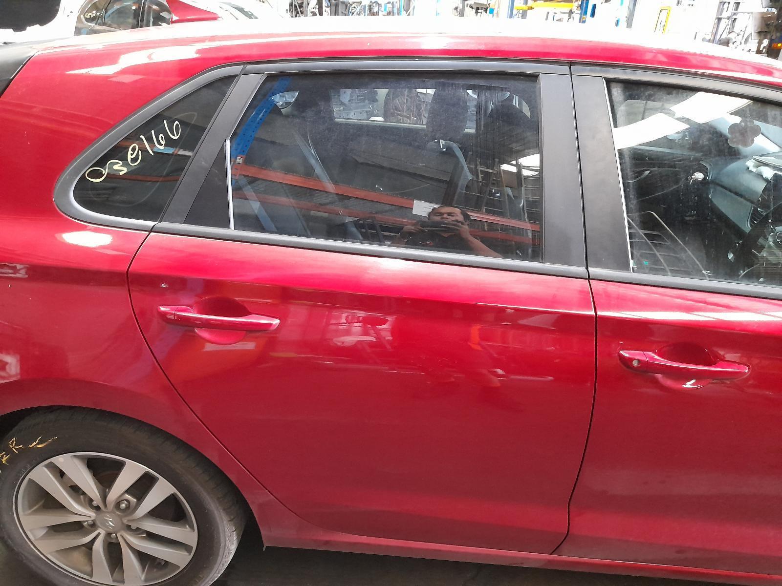 View Auto part Right Rear Door Sliding Hyundai I30 2018