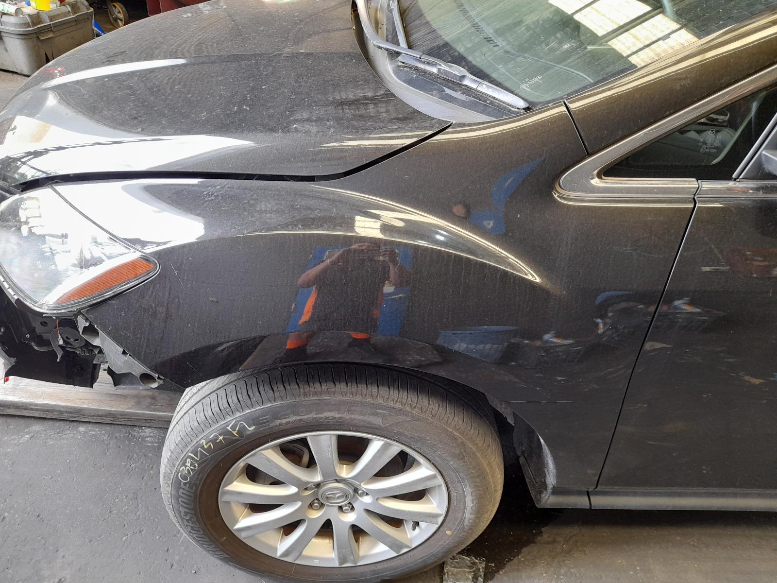 View Auto part Left Guard Mazda Cx7 2011