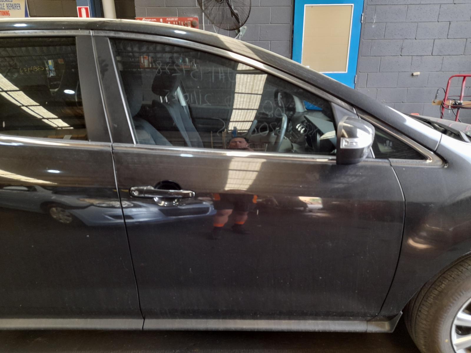 View Auto part Right Front Door Mazda Cx7 2011