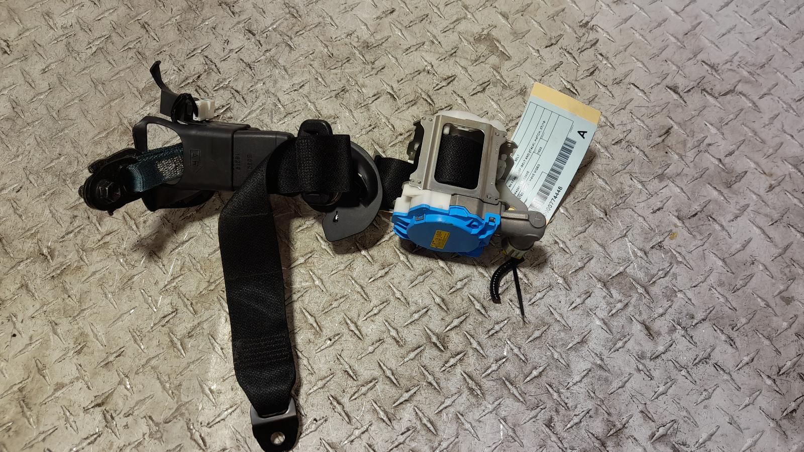 View Auto part Seatbelt/Stalk Toyota Corolla 2020