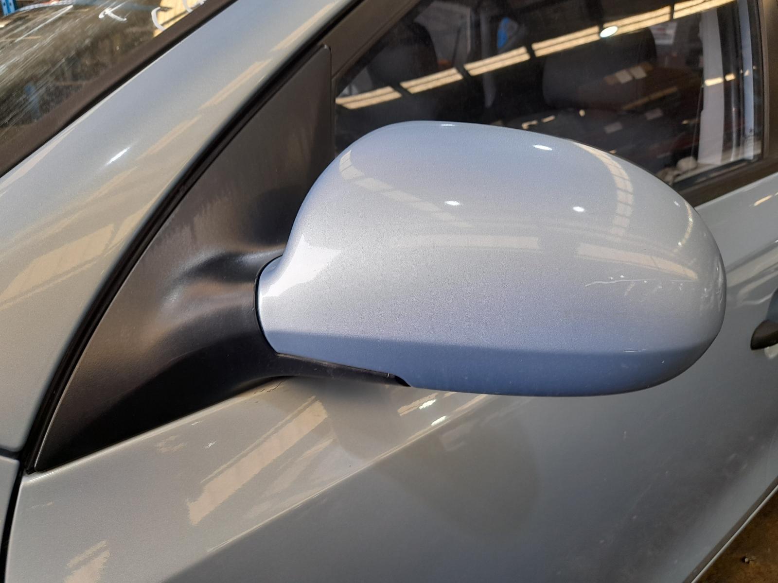 View Auto part Left Door Mirror Hyundai I30 2011