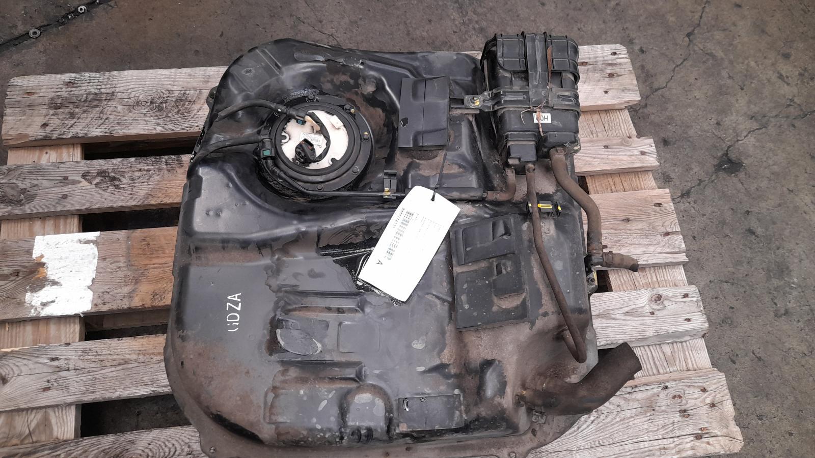 View Auto part Fuel Tank Hyundai I30 2011