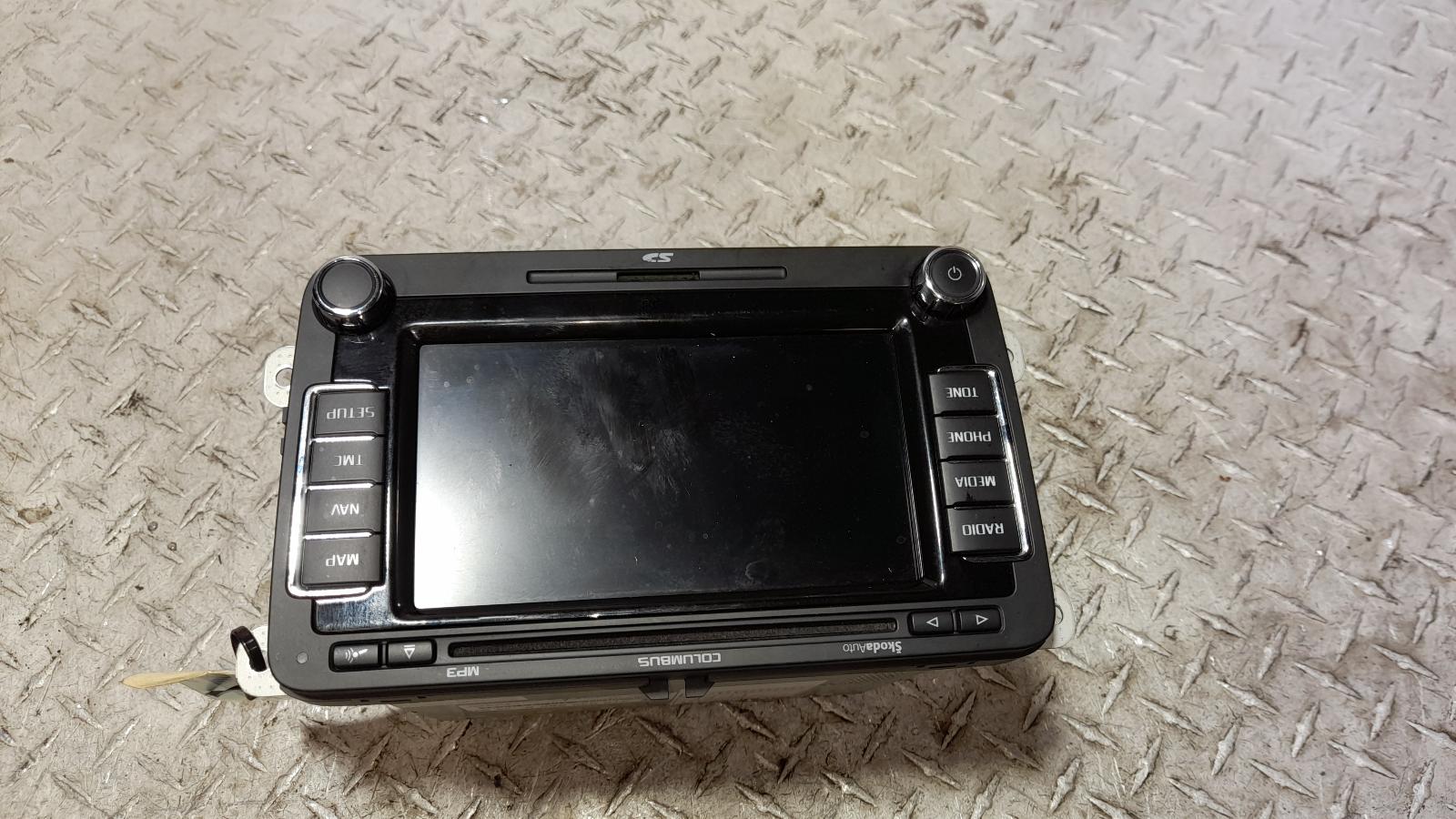 View Auto part Radio/Cd/Dvd/Sat/Tv Skoda Superb 2012