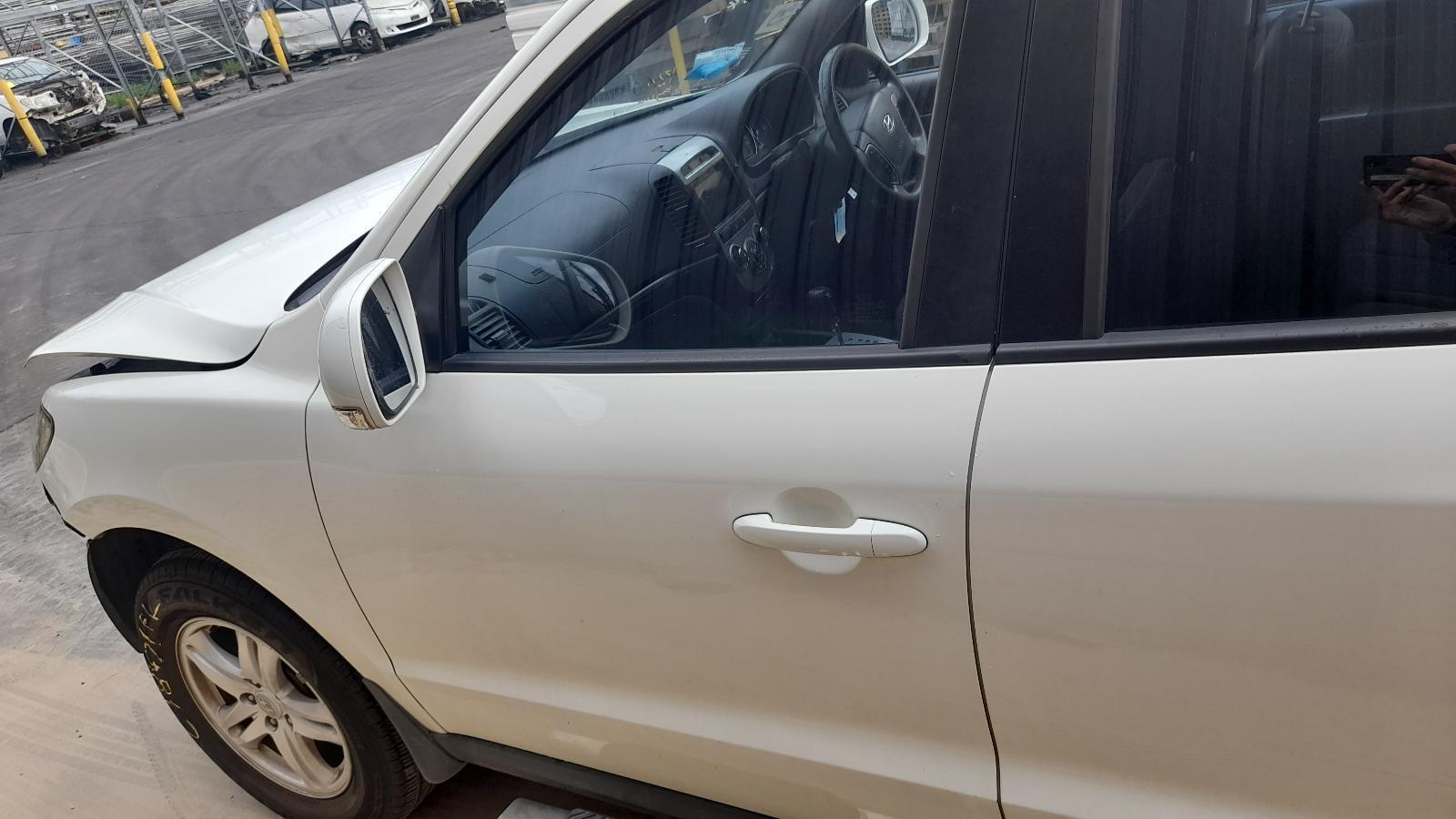 View Auto part Left Front Window Reg/Motor Hyundai Santa Fe 2011