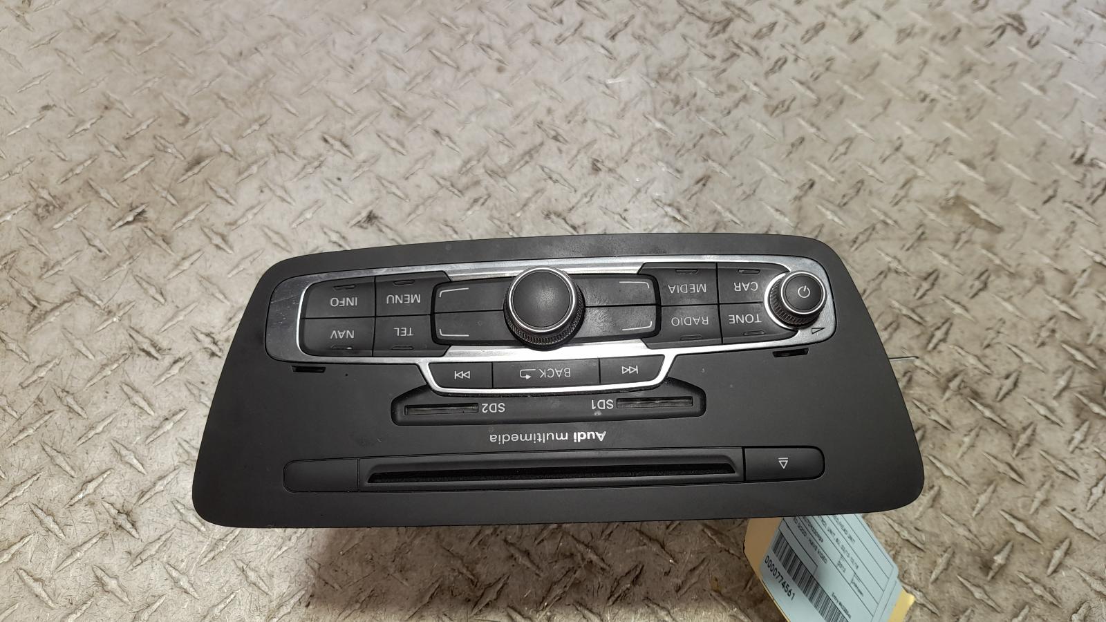 View Auto part Radio/Cd/Dvd/Sat/Tv Audi Q3 2012