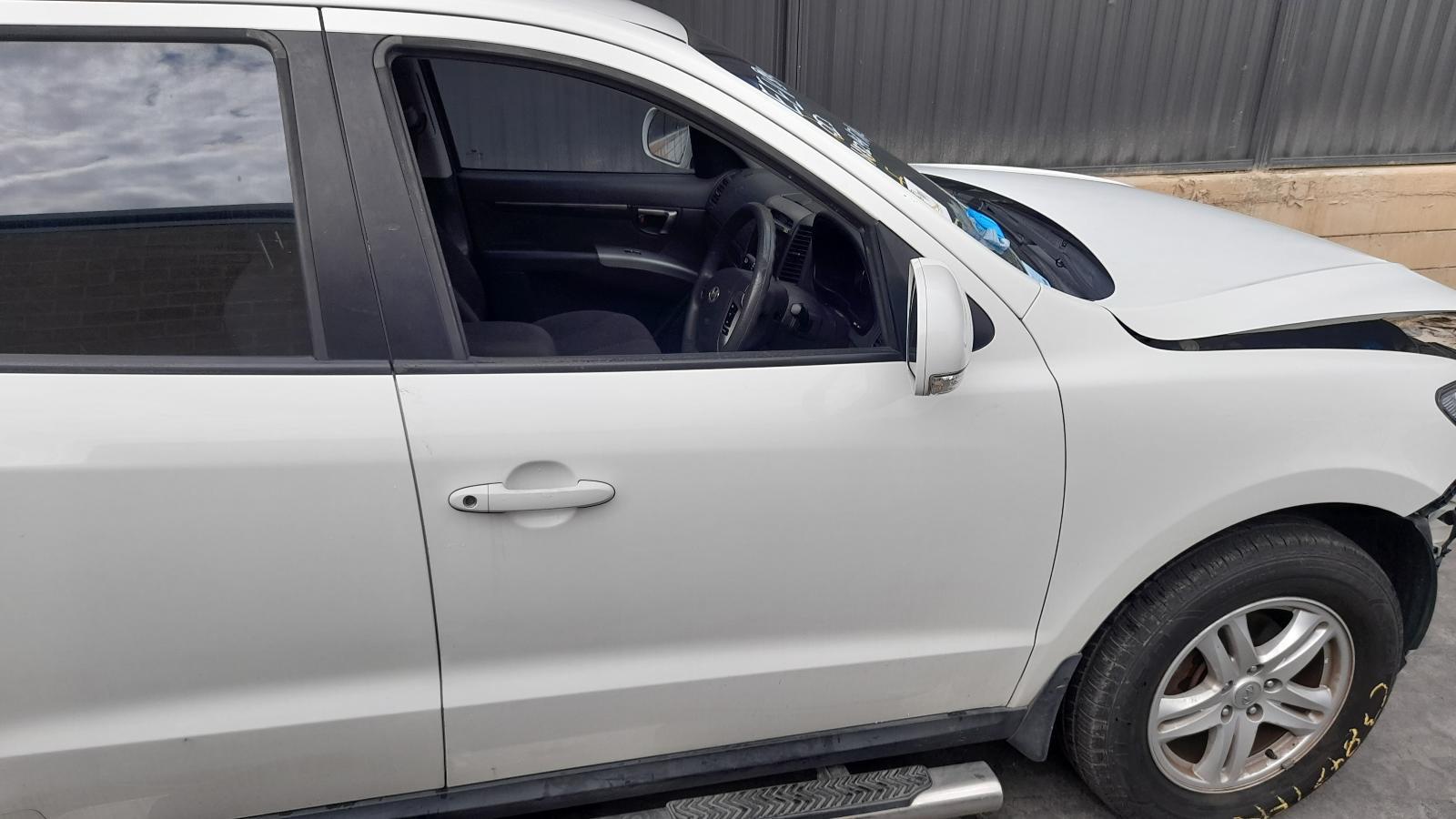 View Auto part Right Front Door Hyundai Santa Fe 2011