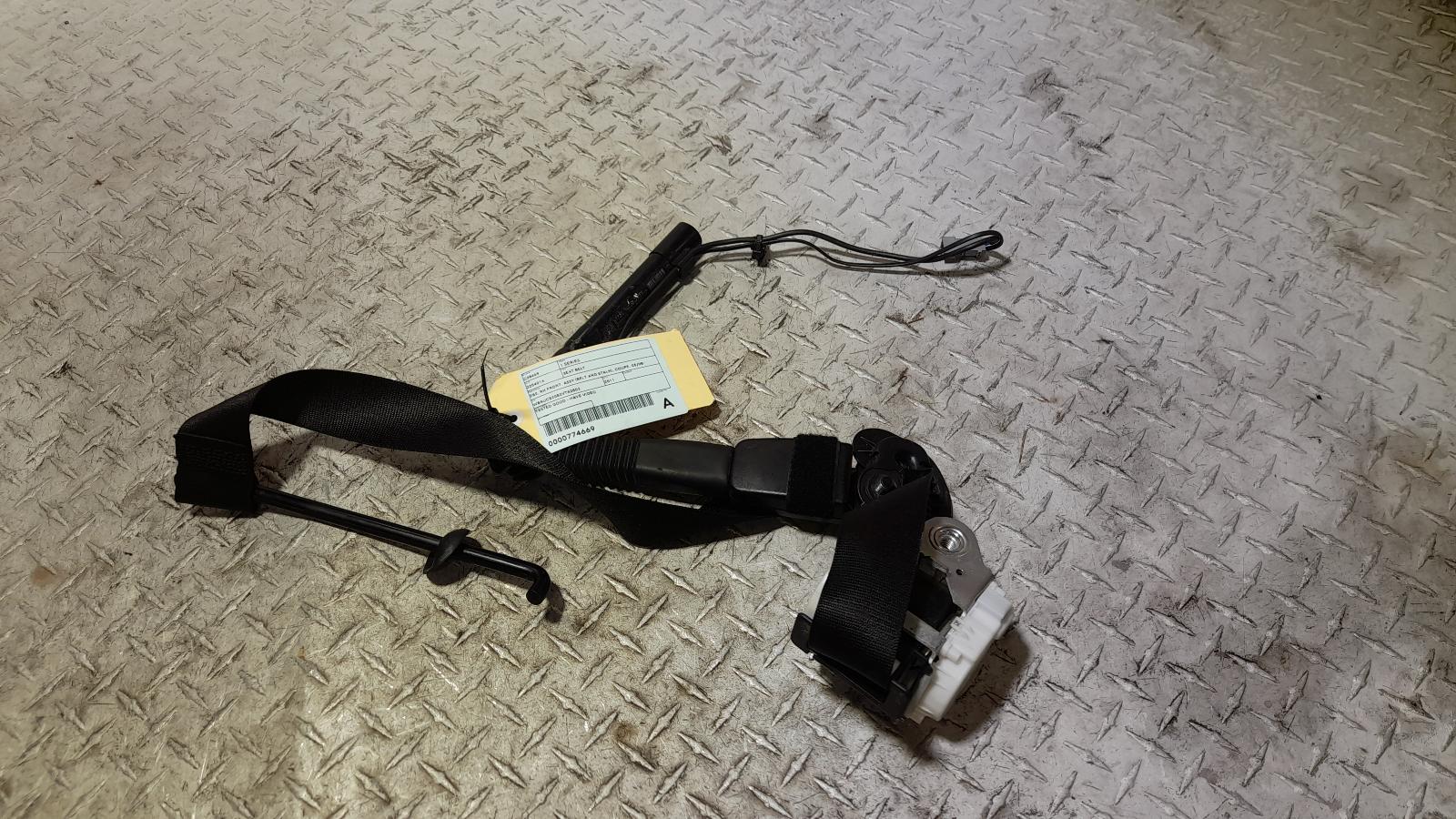View Auto part Seatbelt/Stalk Bmw 1 Series 2011